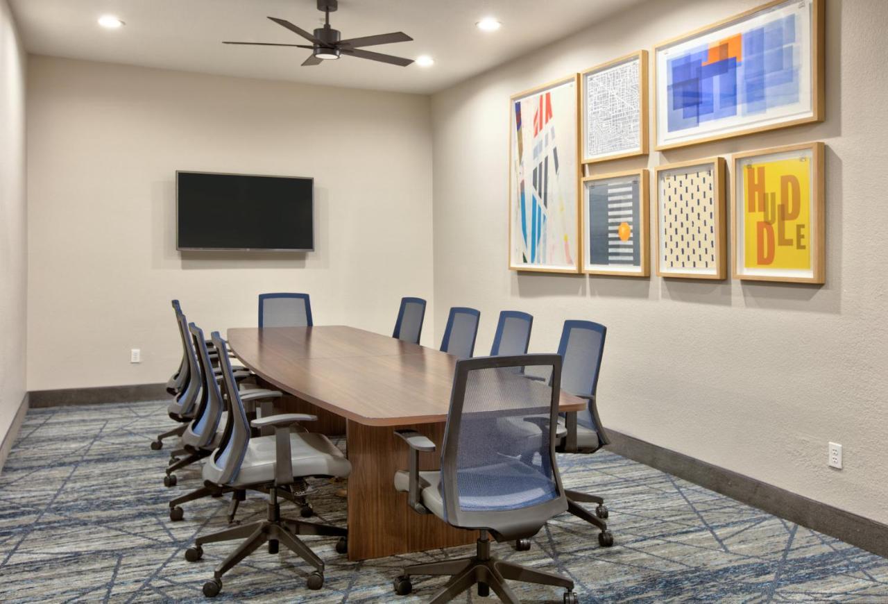 Holiday Inn Express & Suites North Dallas At Preston By Ihg Exterior foto